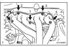 Toyota RAV4. Install exhaust manifold converter subassembly