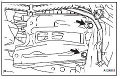 Toyota RAV4. Remove battery bracket reinforcement