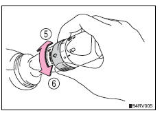 Toyota RAV4. Operating the wiper lever