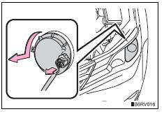 Toyota RAV4. Headlight low beams