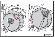 Toyota RAV4. Headlight low beams