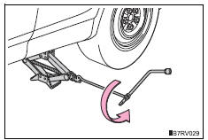 Toyota RAV4. Installing the spare tire