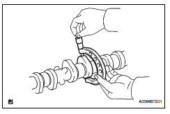 Toyota RAV4. Inspect camshaft