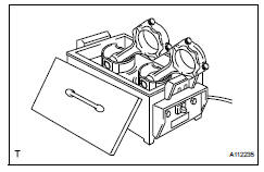 Toyota RAV4. Remove piston