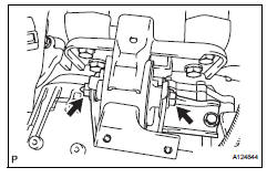 Toyota RAV4. Remove engine mounting insulator lh