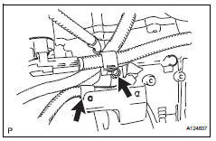 Toyota RAV4. Connect engine wire