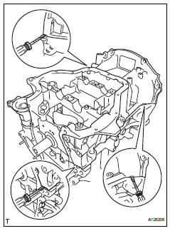 Toyota RAV4. Remove stiffening crankcase assembly