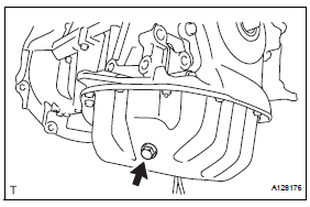 Toyota RAV4. Install oil pan drain plug