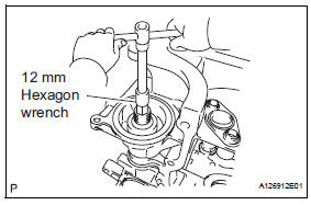 Toyota RAV4. Install oil filter union