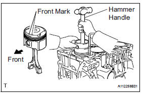 Toyota RAV4. Install piston with connecting rod