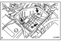 Toyota RAV4. Remove air cleaner case