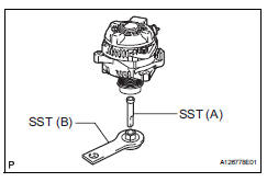 Toyota RAV4. Remove generator pulley with clutch