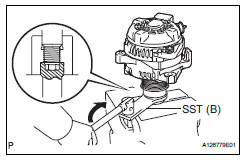 Toyota RAV4. Remove generator pulley with clutch