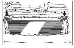 Toyota RAV4. Remove no. 2 Fan shroud