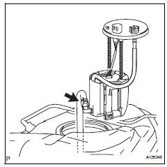 Toyota RAV4. Remove fuel suction with pump assembly