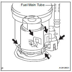 Toyota RAV4. Remove fuel pump assembly