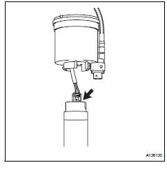 Toyota RAV4. Remove fuel pump assembly