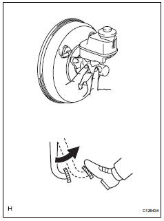 Toyota RAV4. Bleed air from brake line
