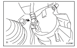 Toyota RAV4. Install front flexible hose