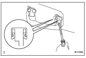 Toyota RAV4. Remove assist grip cover (for front grip)