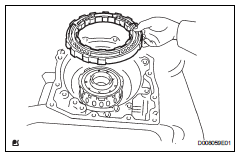 Toyota RAV4. Remove 2nd brake piston assembly