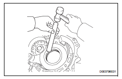 Toyota RAV4. Remove counter drive gear