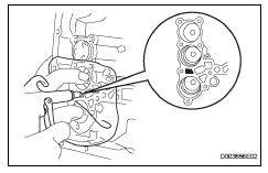 Toyota RAV4. Remove c-3 accumulator piston