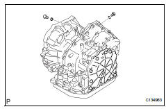Toyota RAV4. Remove no. 1 Transaxle case plug