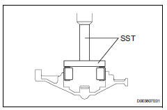 Toyota RAV4. Install underdrive cylindrical roller bearing