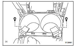 Toyota RAV4. Remove console cup holder box