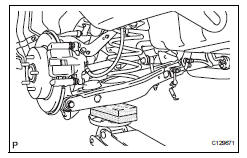 Toyota RAV4. Disconnect rear no. 2 Suspension arm assembly lh