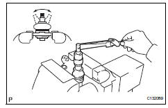 Toyota RAV4. Inspect front lower ball joint assembly lh