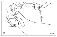 Toyota RAV4. Install no. 1 Instrument panel bracket cover inner lh