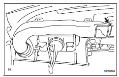 Toyota RAV4. Remove no. 2 Heater to register duct