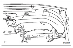 Toyota RAV4. Install no. 1 Heater to register duct