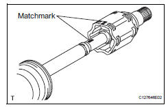 Toyota RAV4. Remove front drive inboard joint