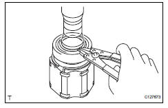 Toyota RAV4. Install front drive shaft bearing