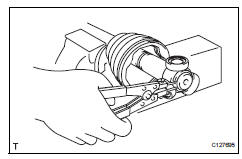 Toyota RAV4. Install front drive inboard joint assembly lh