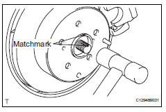 Toyota RAV4. Remove rear drive shaft assembly lh