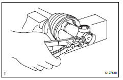 Toyota RAV4. Remove front drive inboard joint assembly lh