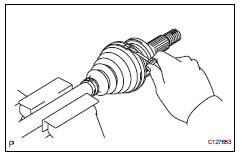 Toyota RAV4. Remove front axle outboard joint boot no. 2 Clamp