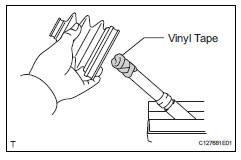 Toyota RAV4. Install front axle outboard joint boot