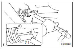 Toyota RAV4. Remove front drive shaft assembly rh