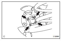 Toyota RAV4. Remove rear axle hub and bearing assembly lh