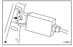 Toyota RAV4. Install tire pressure warning antenna and receiver