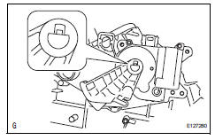 Toyota RAV4. Install air inlet control servo motor (for automatic air conditioning system)