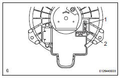 Toyota RAV4. Inspect blower motor (for automatic air conditioning system)