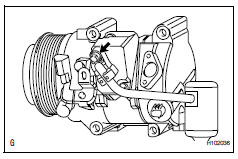 Toyota RAV4. Connect no. 1 Cooler refrigerant discharge hose