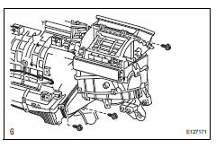 Toyota RAV4. Install air outlet control servo motor