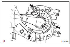 Toyota RAV4. Remove blower motor